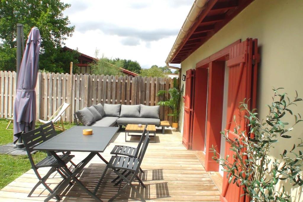 Maison Esprit Des Lois La Brede Екстериор снимка